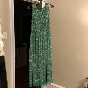 Never Worn Green, Floral V-neck Maxi dress. Size Large and Brand is Max Studio